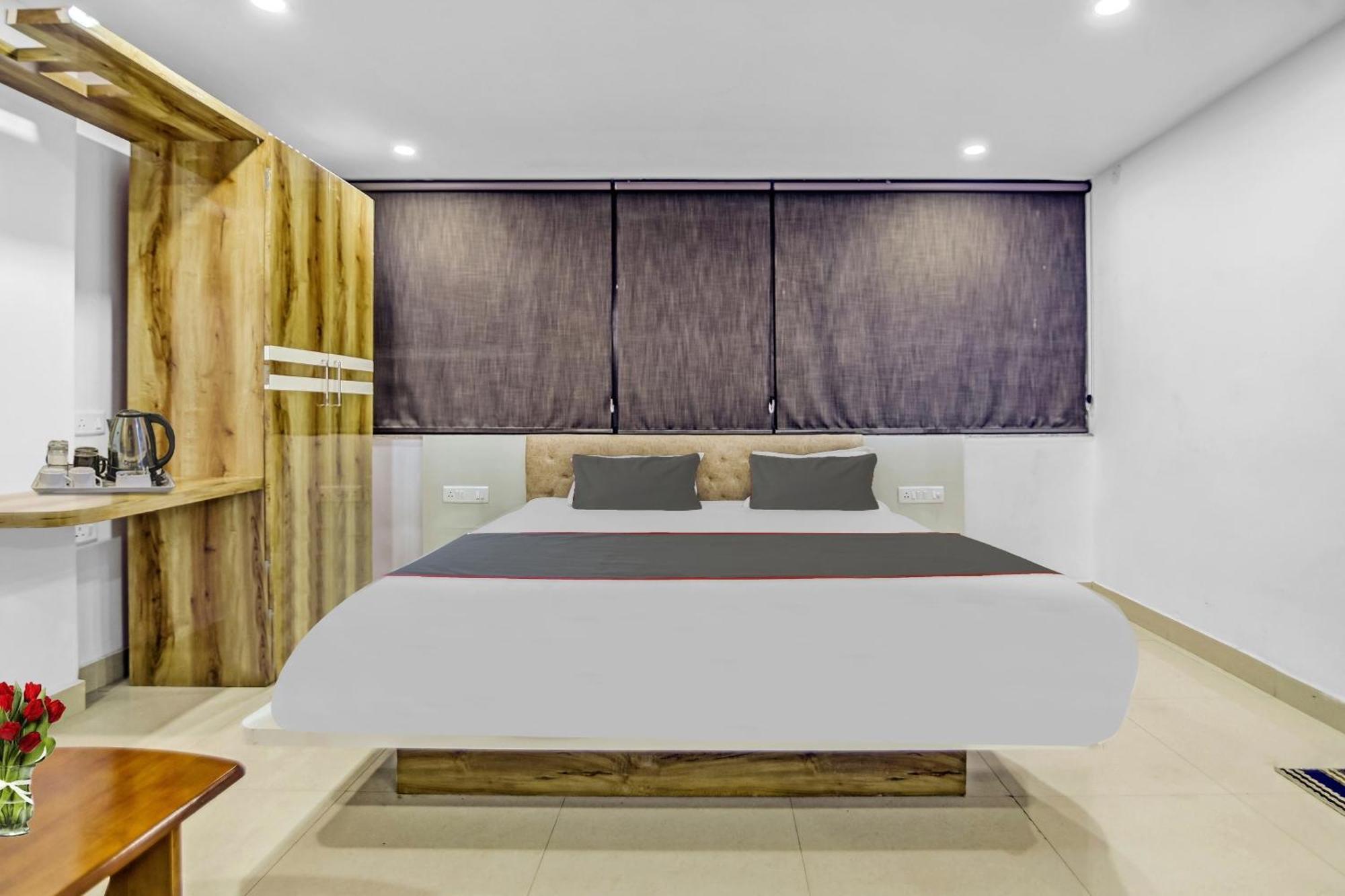 Capital O The Jumar Hotel Silwai ภายนอก รูปภาพ